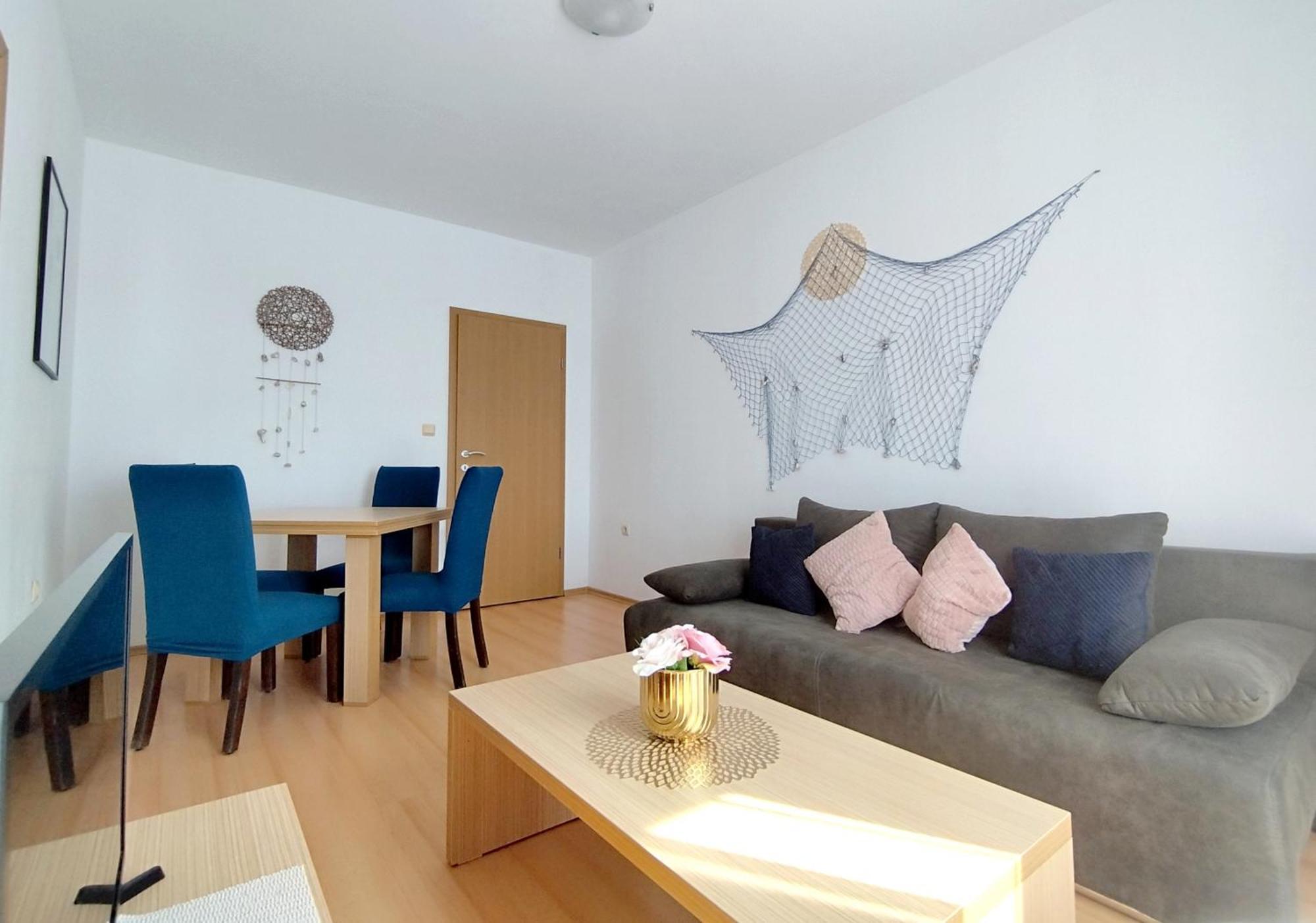 New Line Village Apartment *