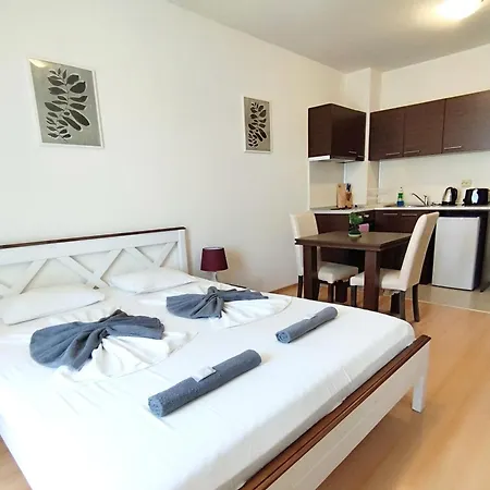 New Line Village Apartments Sunny Beach Exterior photo