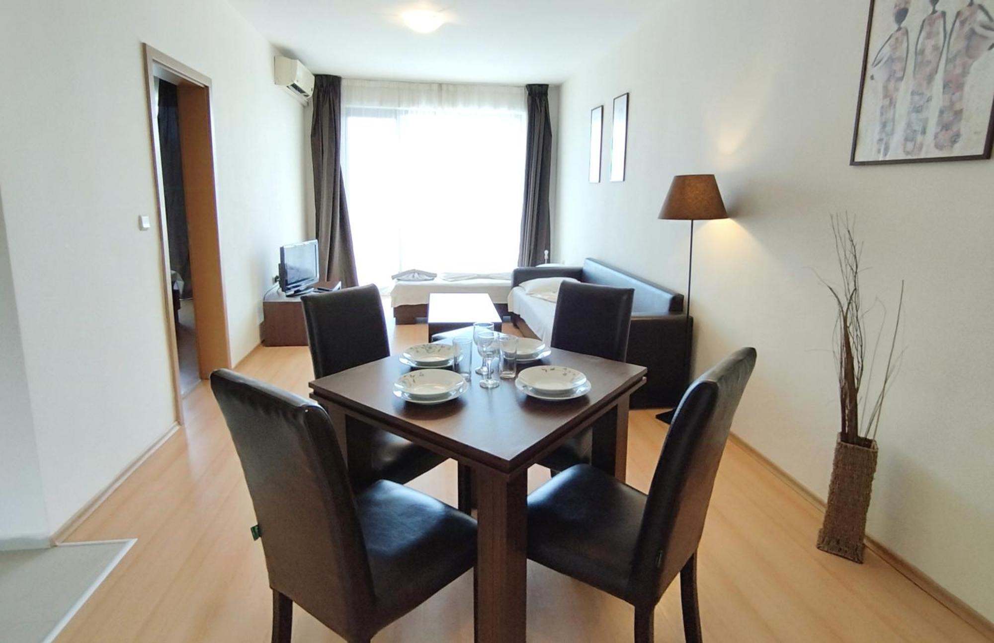 New Line Village Apartment *
